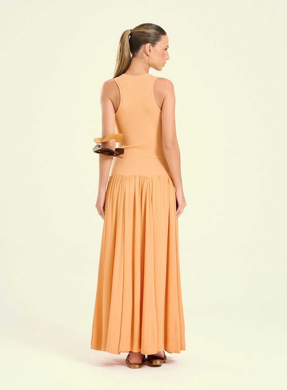 Miniatura de Vestido Feminino Longo Básico