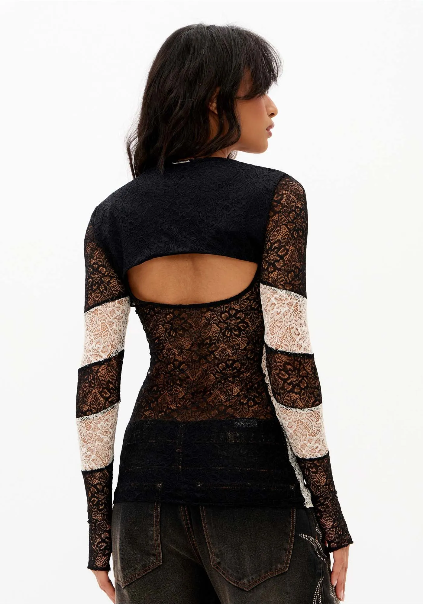 BLUSA COM BOLERO SOBREPOSTO DE RENDA