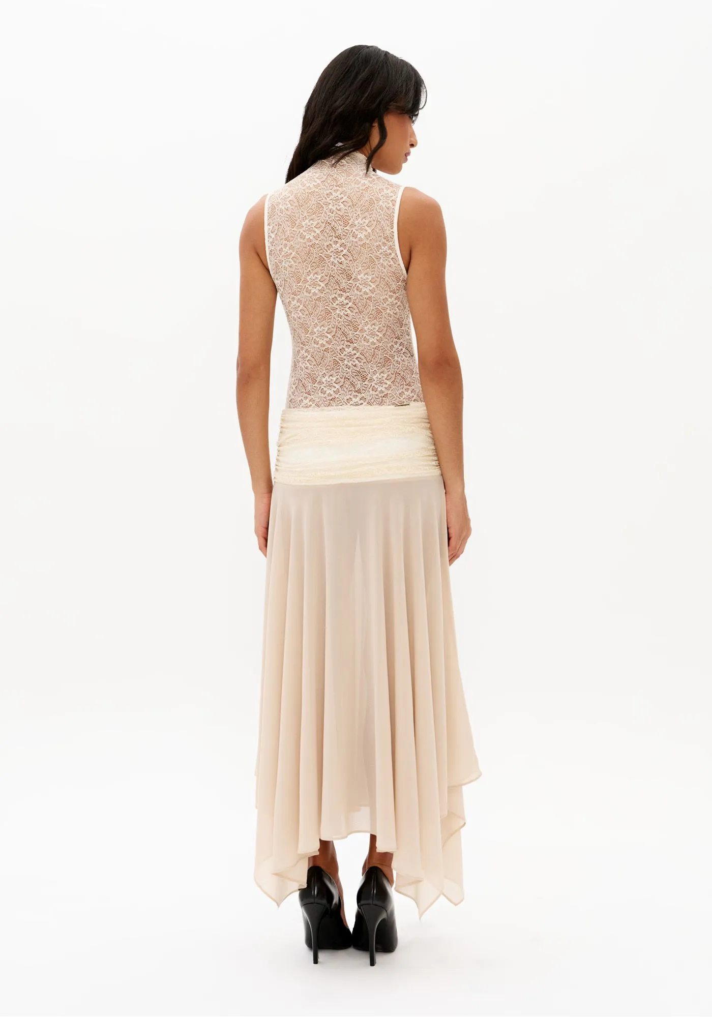 VESTIDO SUPER MIDI DE RENDA