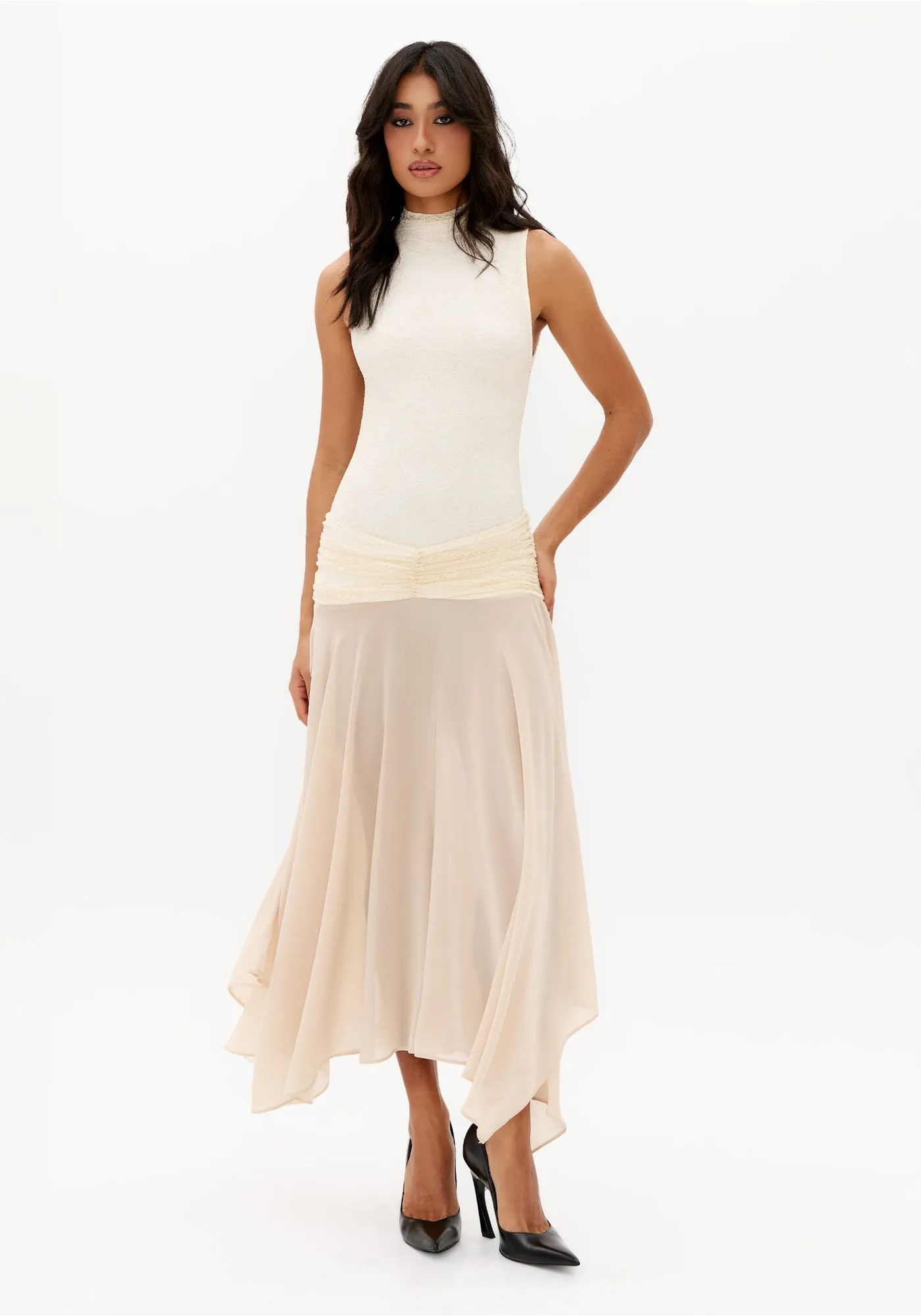 VESTIDO SUPER MIDI DE RENDA
